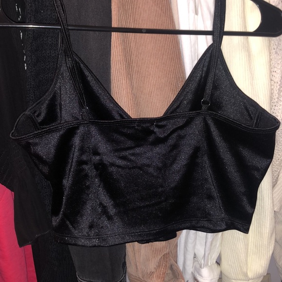 Satin crop tank - Picture 3 of 3